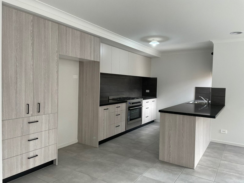 3 Bessie Drive, Cranbourne West VIC 3977