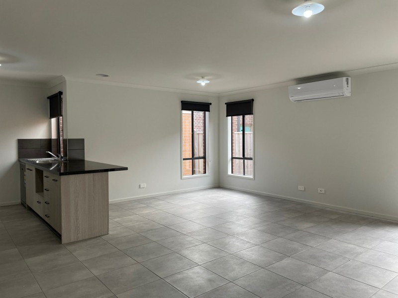 3 Bessie Drive, Cranbourne West VIC 3977