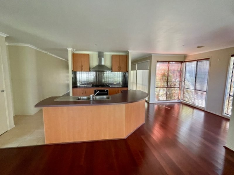 30 Olive Road, Lynbrook VIC 3975