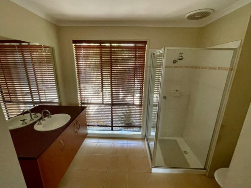 30 Olive Road, Lynbrook VIC 3975