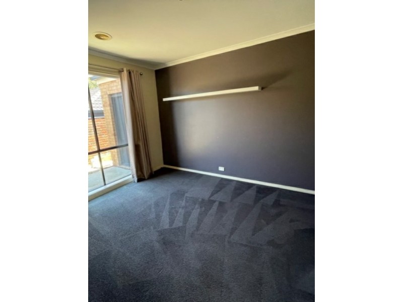 30 Olive Road, Lynbrook VIC 3975