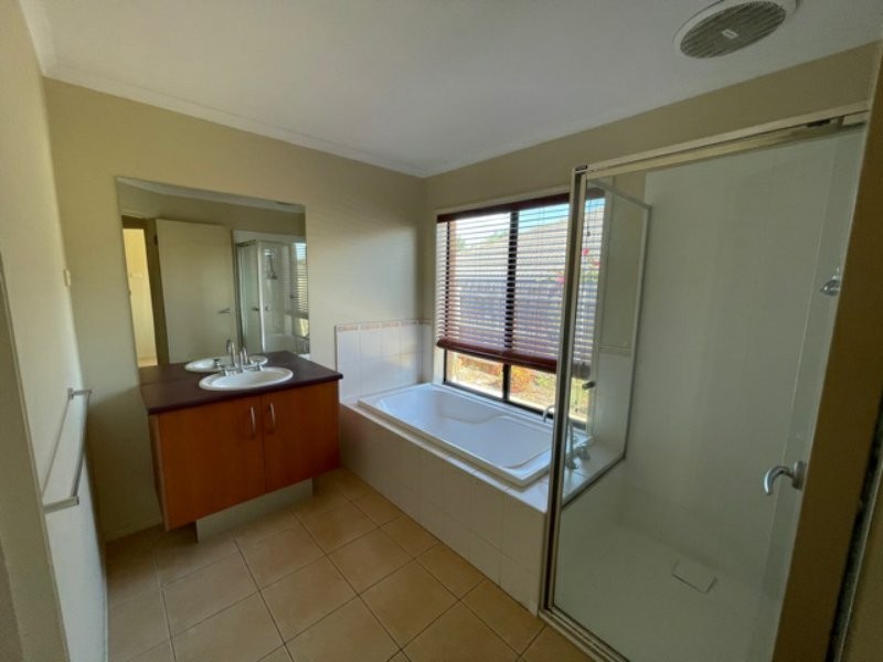 30 Olive Road, Lynbrook VIC 3975