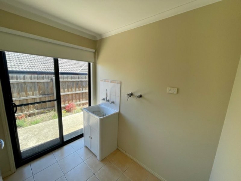 30 Olive Road, Lynbrook VIC 3975