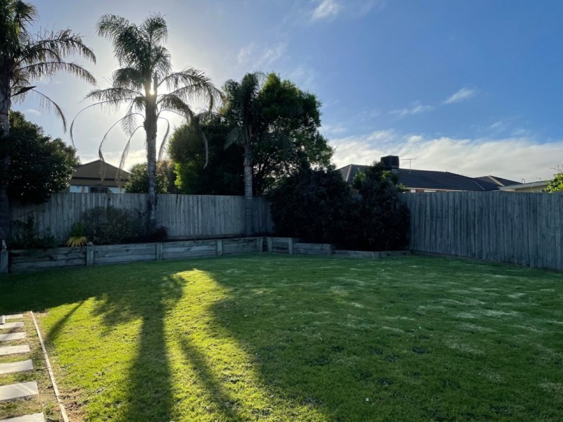 30 Olive Road, Lynbrook VIC 3975