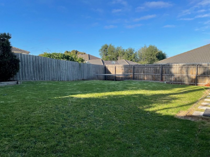 30 Olive Road, Lynbrook VIC 3975