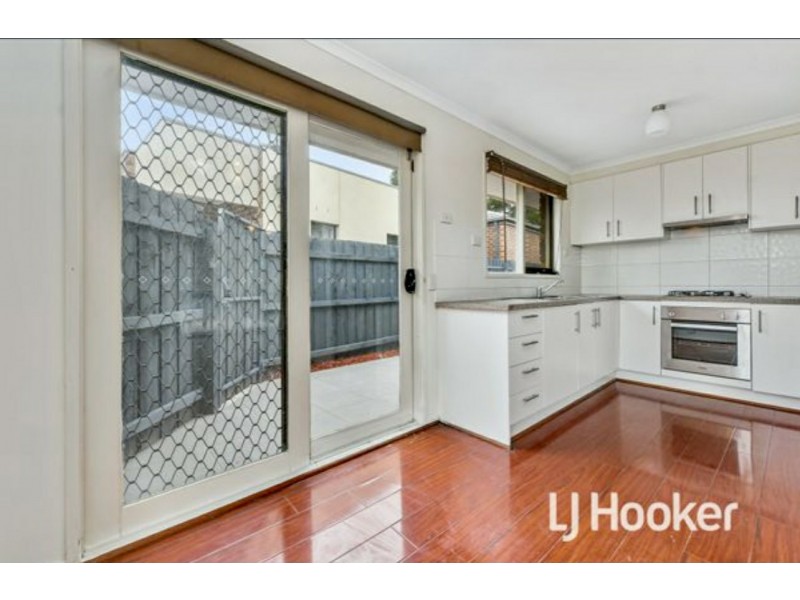 1/43 Wentworth Street, Cranbourne North VIC 3977