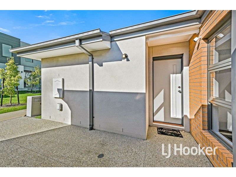 11 Supplejack walk, Cranbourne North VIC 3977
