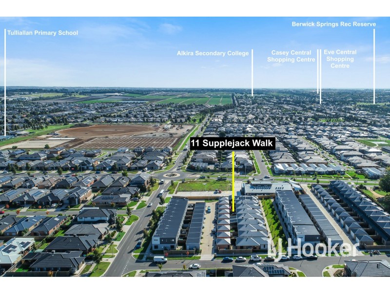 11 Supplejack walk, Cranbourne North VIC 3977