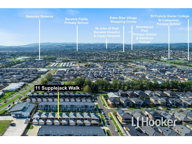 11 Supplejack walk, Cranbourne North VIC 3977