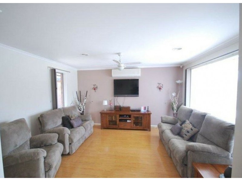 3 Fouz Mews, Cranbourne East VIC 3977