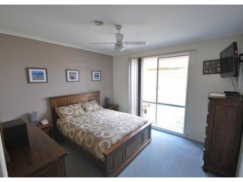 3 Fouz Mews, Cranbourne East VIC 3977