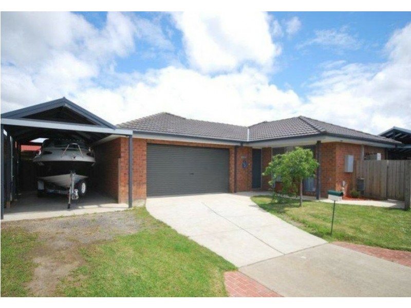 3 Fouz Mews, Cranbourne East VIC 3977