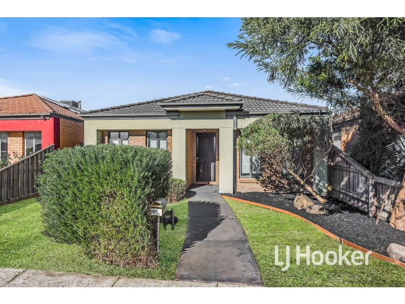25 Waterbury Street, Cranbourne VIC 3977