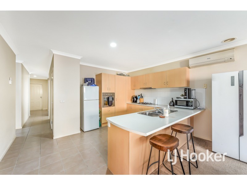25 Waterbury Street, Cranbourne VIC 3977