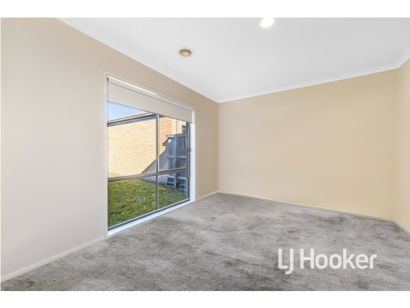 25 Waterbury Street, Cranbourne VIC 3977