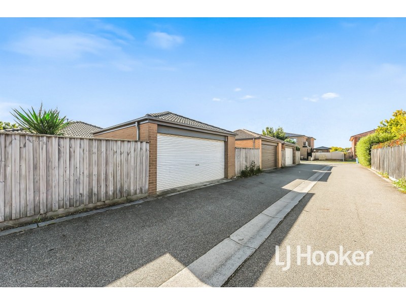 25 Waterbury Street, Cranbourne VIC 3977