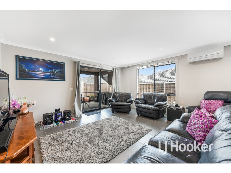 6 Sark Street, Clyde North VIC 3978