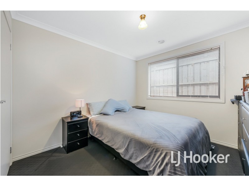 6 Sark Street, Clyde North VIC 3978