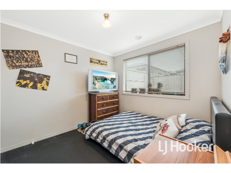 6 Sark Street, Clyde North VIC 3978