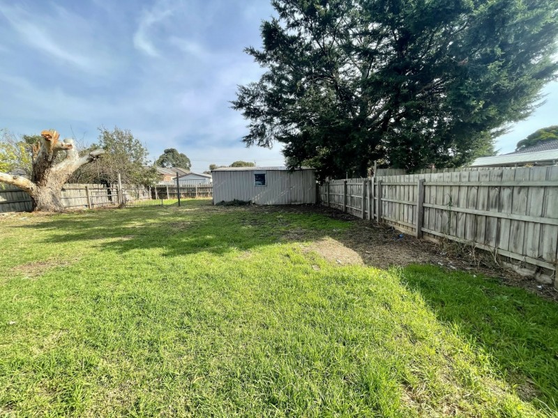 17 Rosalie Avenue, Cranbourne VIC 3977