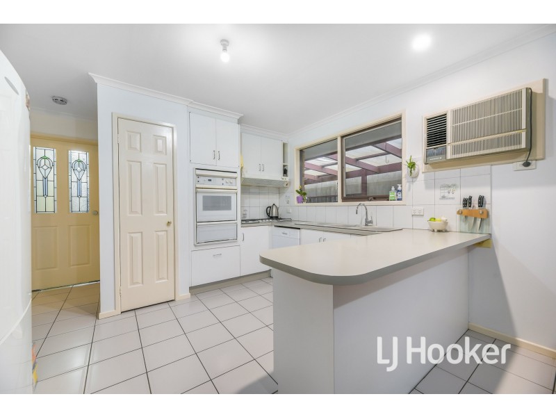 10 South Anderson Court, Cranbourne VIC 3977