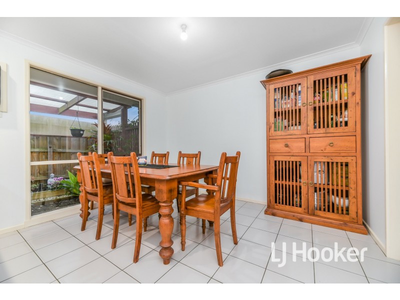 10 South Anderson Court, Cranbourne VIC 3977