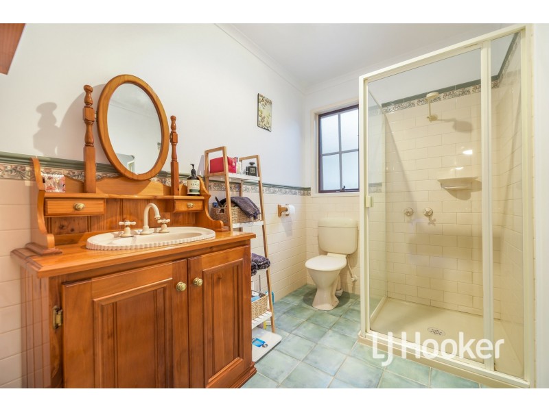 10 South Anderson Court, Cranbourne VIC 3977