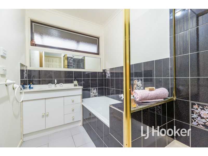 10 South Anderson Court, Cranbourne VIC 3977