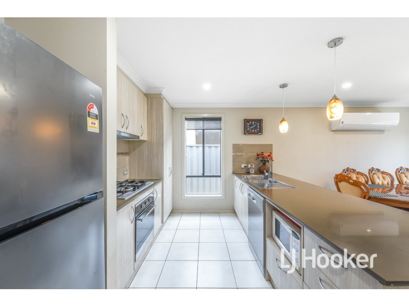 34 Cortula Road, Cranbourne East VIC 3977