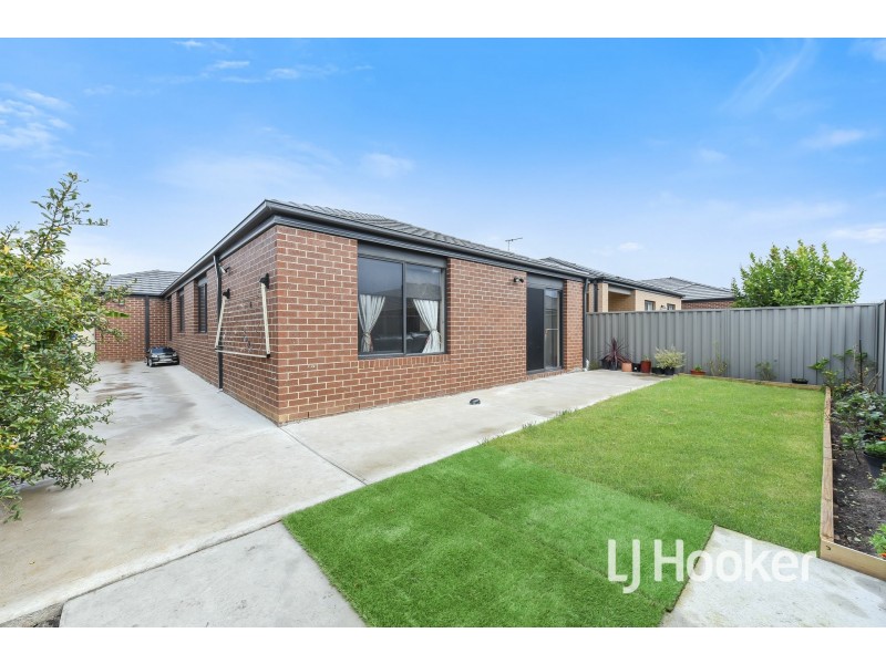 34 Cortula Road, Cranbourne East VIC 3977