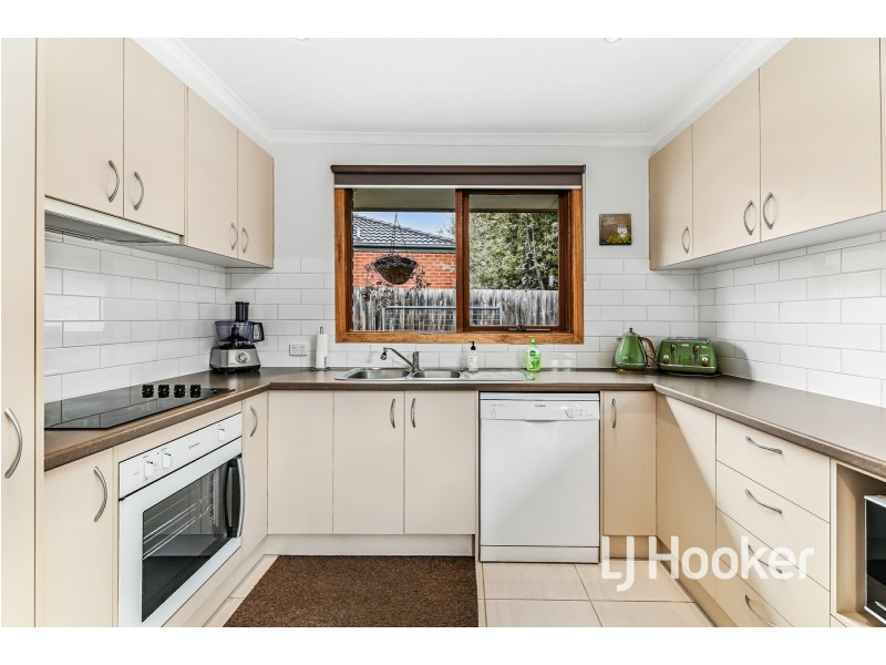 1 Circle Drive North, Cranbourne VIC 3977