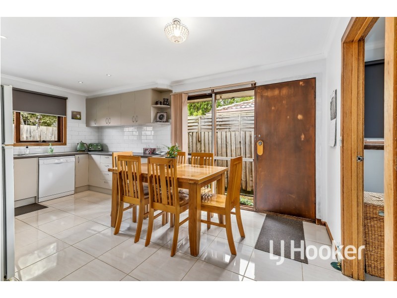 1 Circle Drive North, Cranbourne VIC 3977