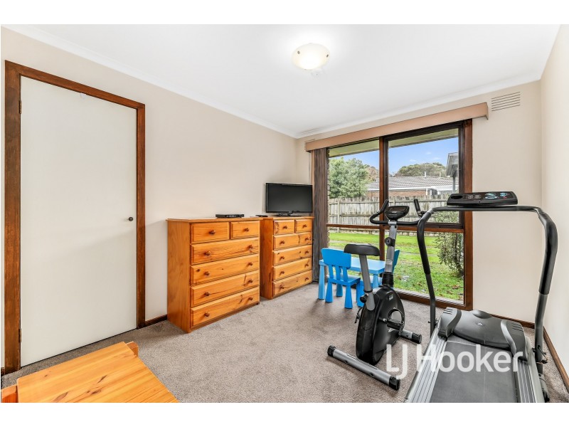 1 Circle Drive North, Cranbourne VIC 3977