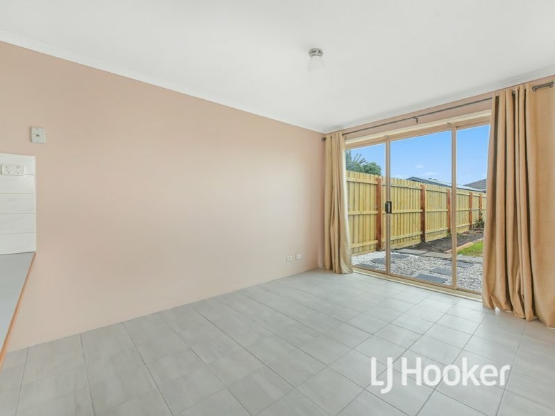 18 Cirai Crescent, Cranbourne West VIC 3977