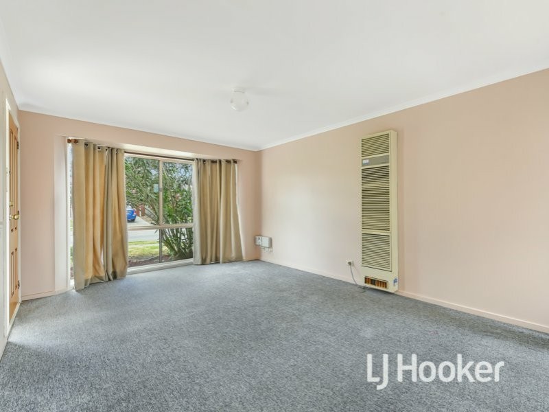 18 Cirai Crescent, Cranbourne West VIC 3977