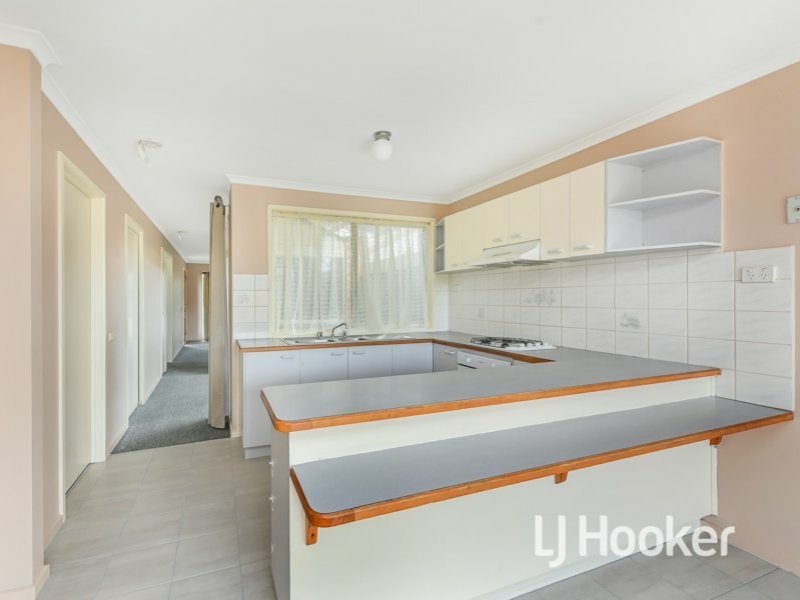 18 Cirai Crescent, Cranbourne West VIC 3977