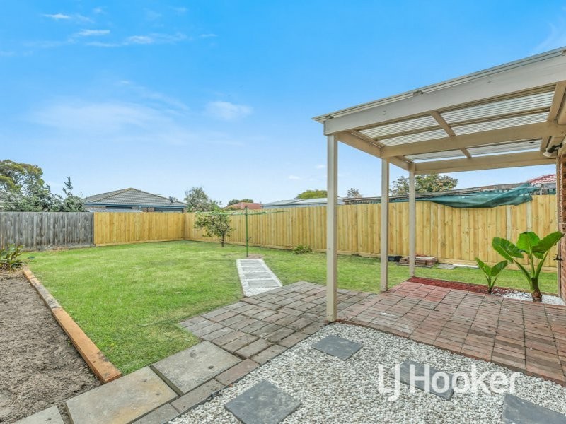 18 Cirai Crescent, Cranbourne West VIC 3977