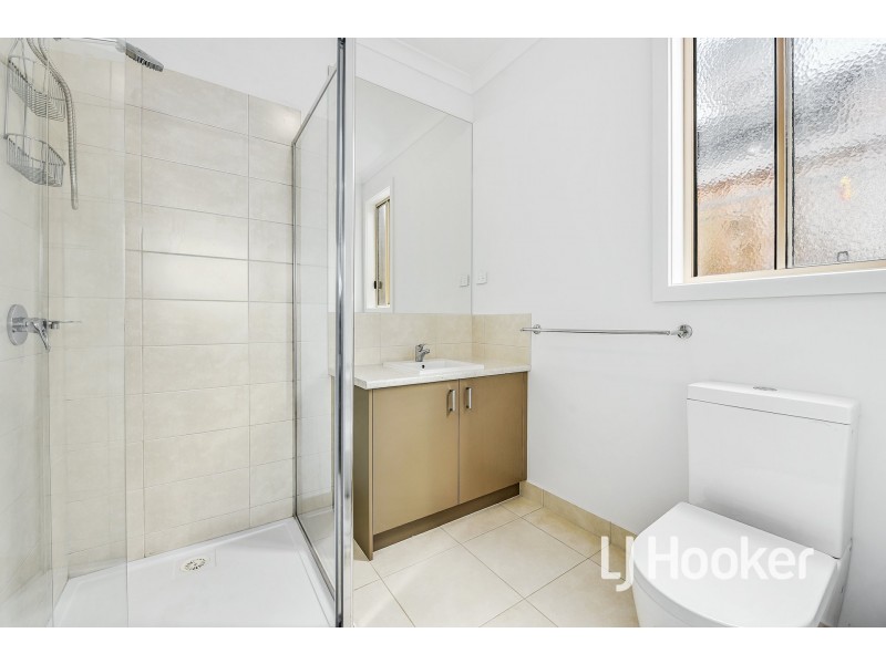 10 Galaxias Court, Clyde North VIC 3978