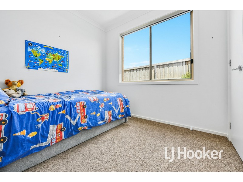 10 Galaxias Court, Clyde North VIC 3978