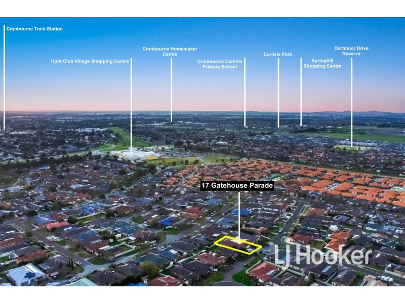 17 Gatehouse Parade, Cranbourne East VIC 3977