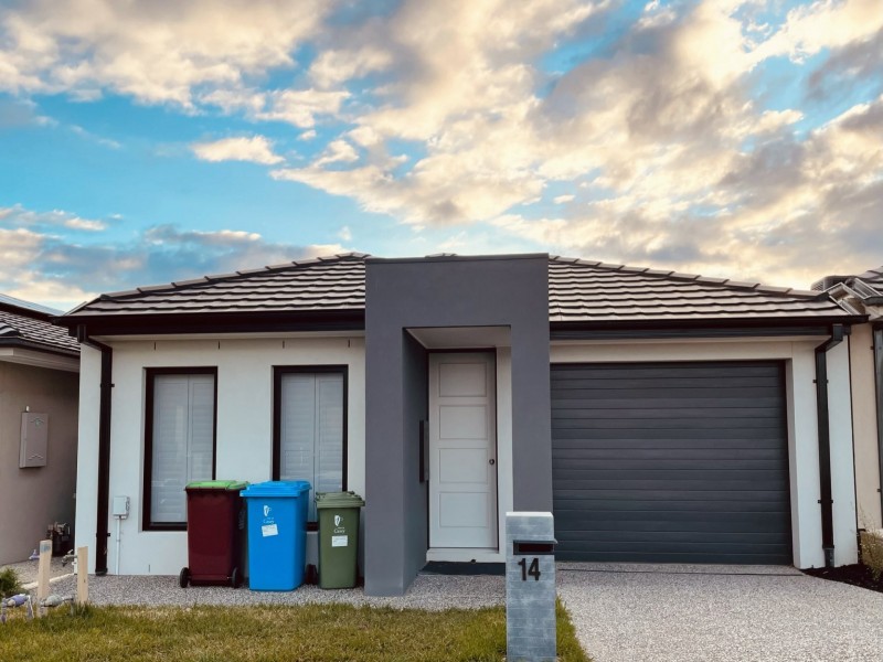 14 Wicket Road, Clyde VIC 3978