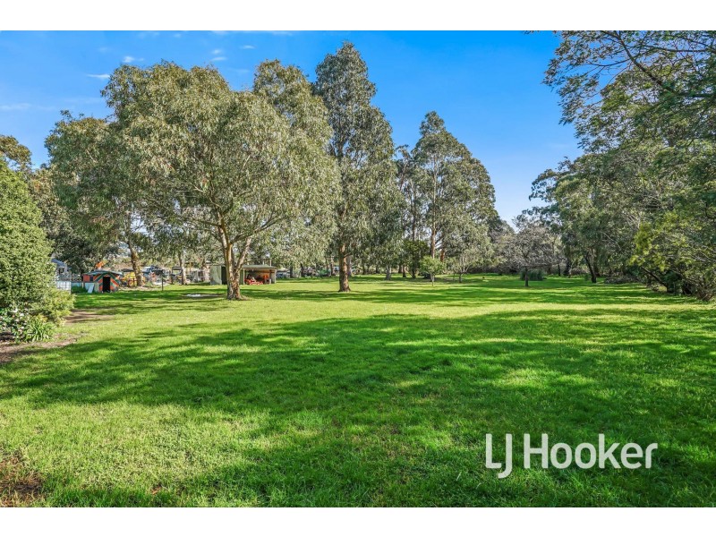 33 Collison Road, Cranbourne East VIC 3977