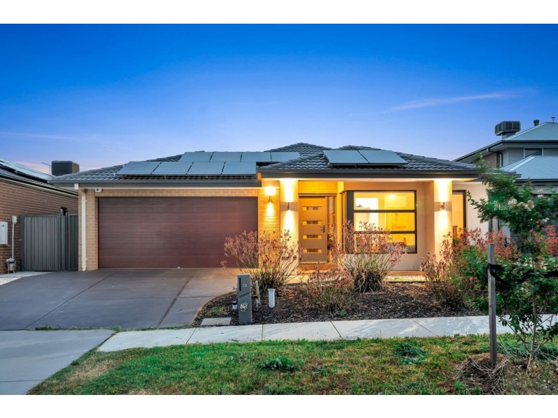 13 Hibernia Place, Cranbourne VIC 3977