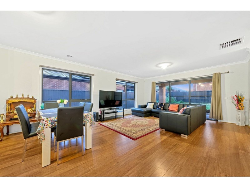 13 Hibernia Place, Cranbourne VIC 3977