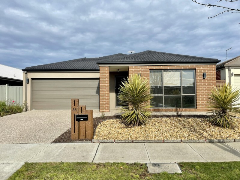 35 Cortula Road, Cranbourne East VIC 3977