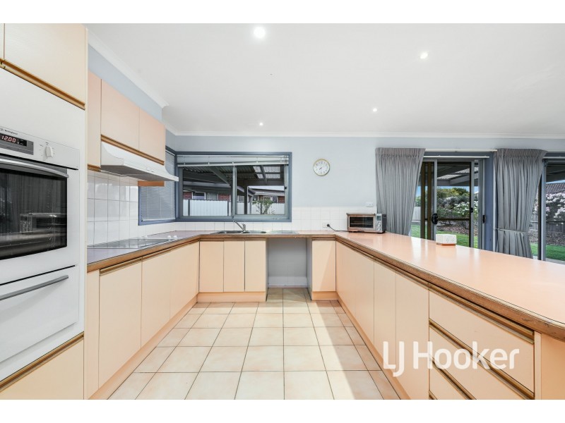 13 South Anderson Court, Cranbourne VIC 3977