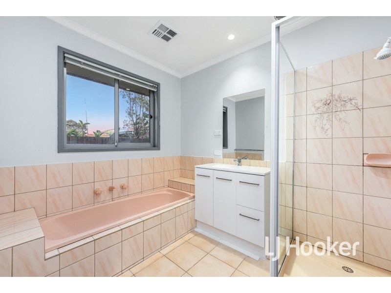 13 South Anderson Court, Cranbourne VIC 3977