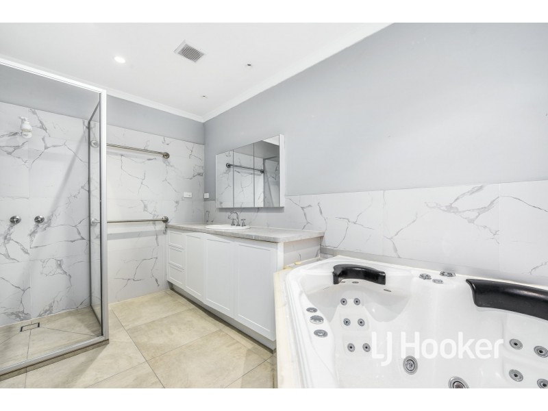 13 South Anderson Court, Cranbourne VIC 3977