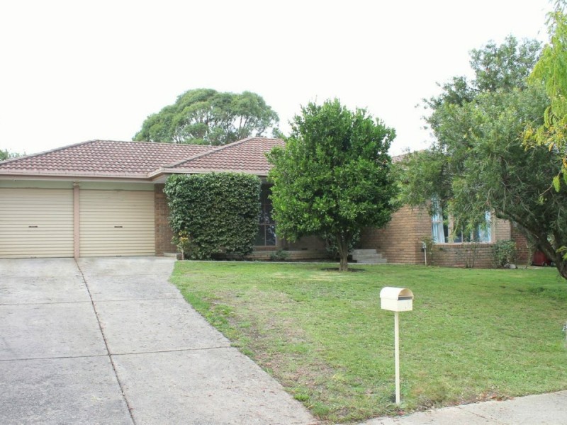 18 ROSEMONT DRIVE, Narre Warren VIC 3805