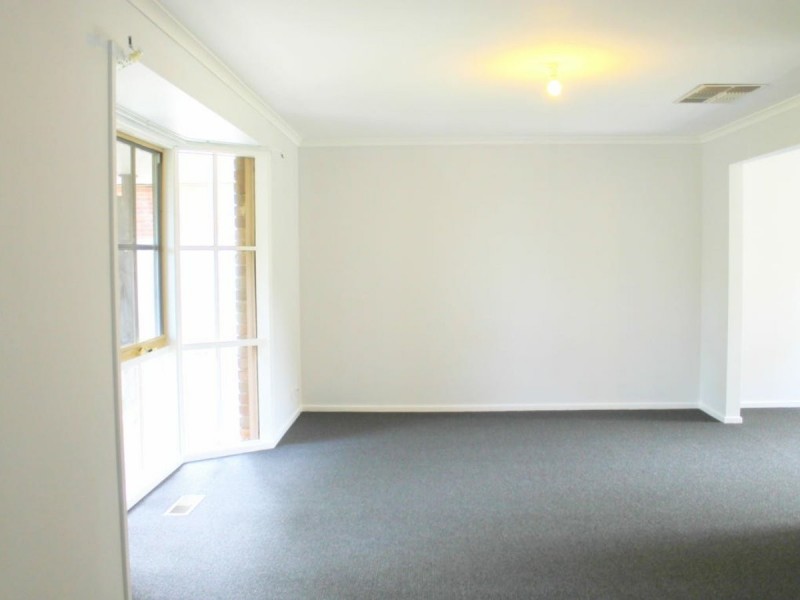 18 ROSEMONT DRIVE, Narre Warren VIC 3805